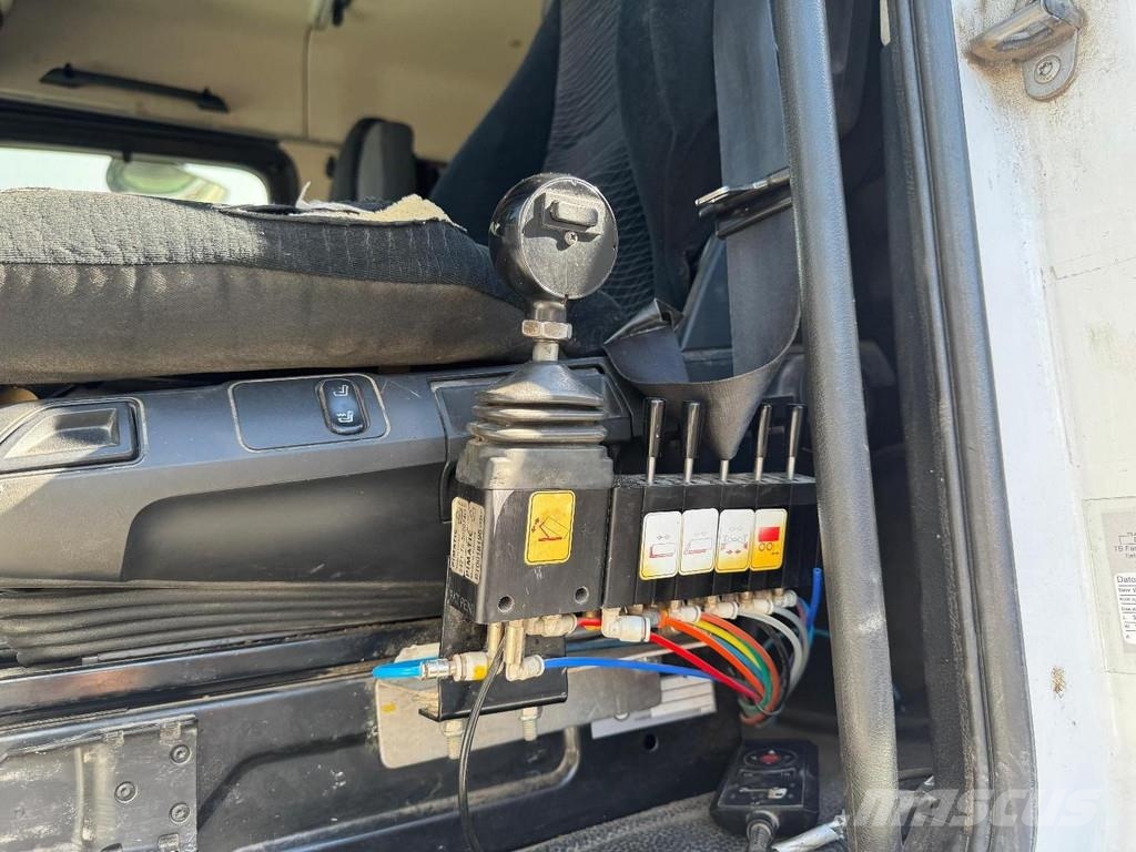Mercedes-Benz Actros 3553 8X2 EURO 6 + HYVA HOOKLIFT Abrollkipper