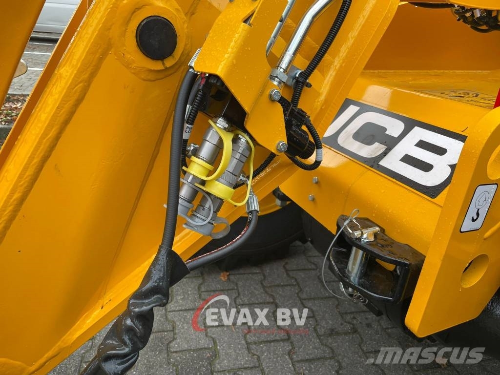 JCB 542-70 AgriXtra Tarimsal teleskopik yükleyiciler