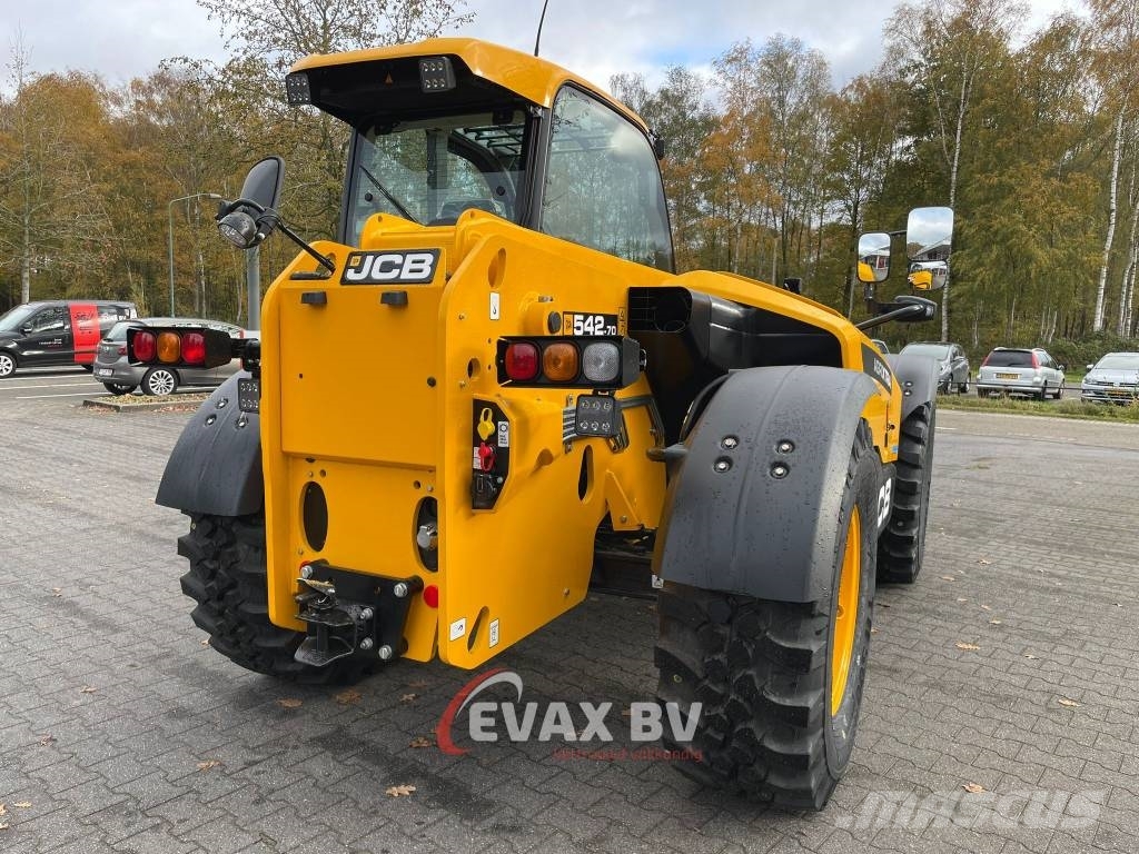 JCB 542-70 AgriXtra Tarimsal teleskopik yükleyiciler