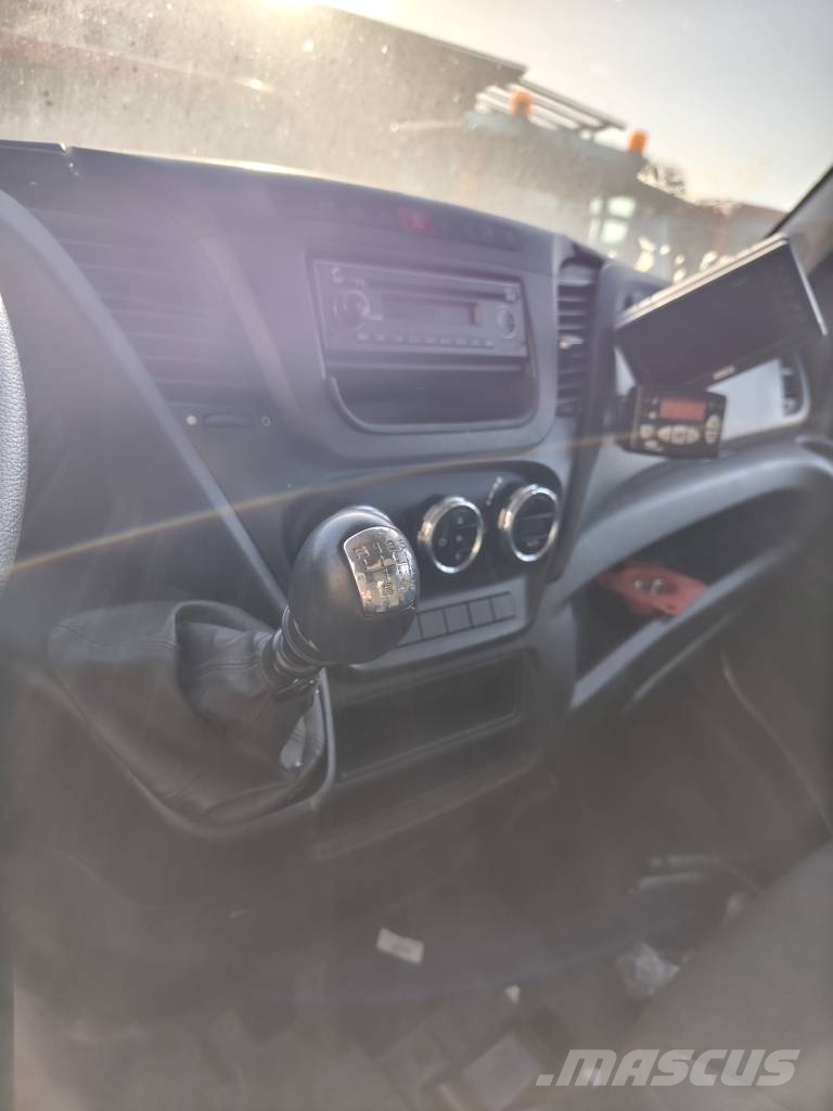 Iveco Daily 35-130 Camiones grúa