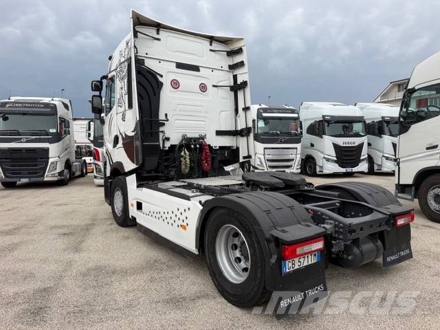 Renault T480 وحدات الجر