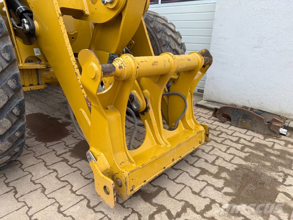 CAT 914 Фронтальні навантажувачі
