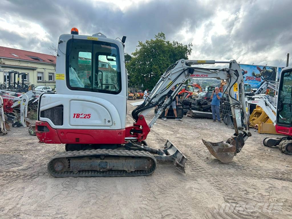 Takeuchi TB 225 Mini bageri <7t