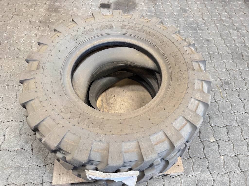 Mitas 10.00-22 Pneus, roues et jantes