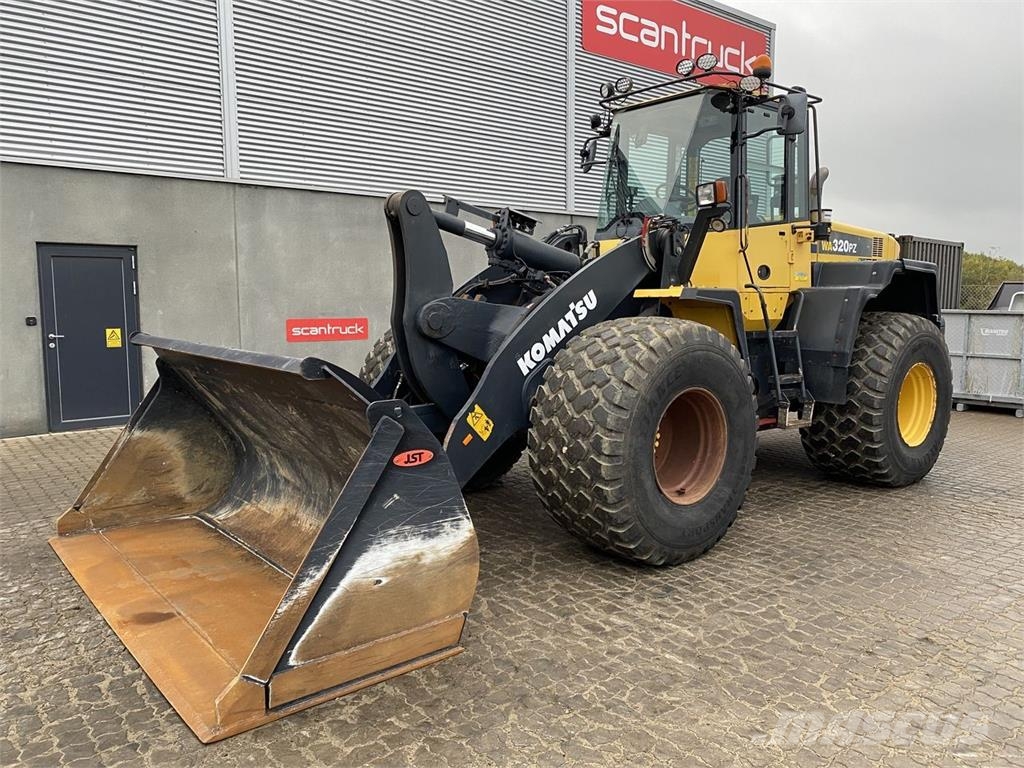 Komatsu WA320PZ لوادر بعجل
