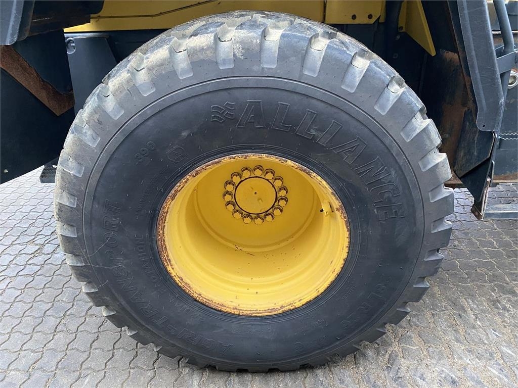 Komatsu WA320PZ لوادر بعجل