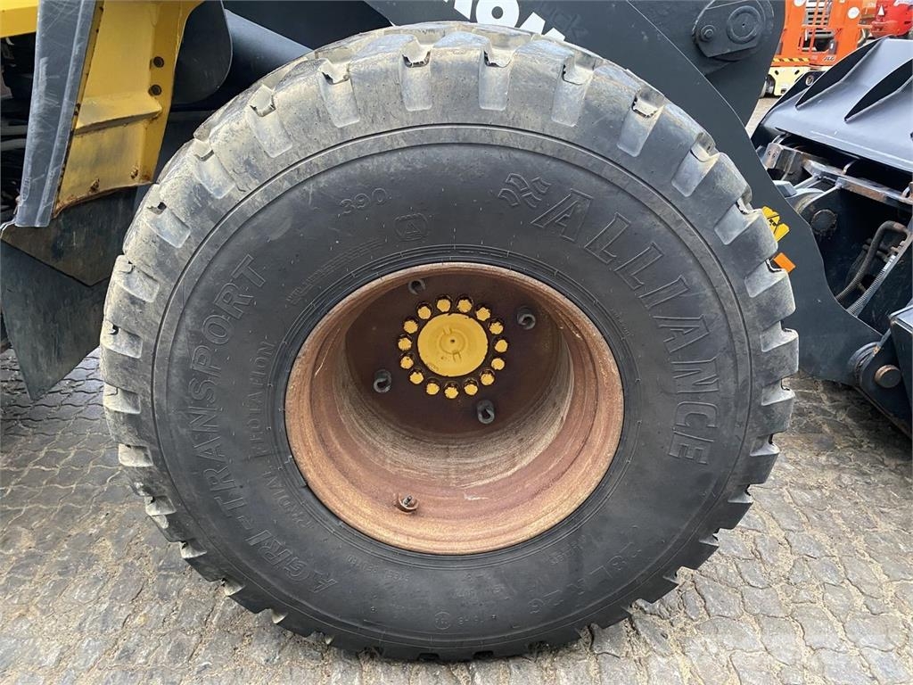 Komatsu WA320PZ لوادر بعجل