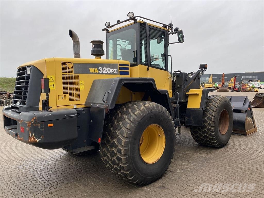 Komatsu WA320PZ لوادر بعجل