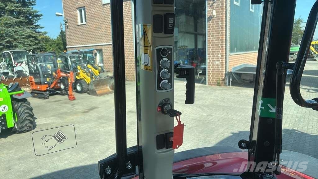 Massey Ferguson 5711 M DYNA 4 Трактора