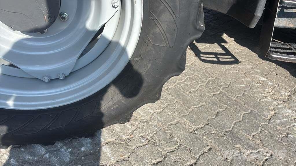 Massey Ferguson 5711 M DYNA 4 Трактора