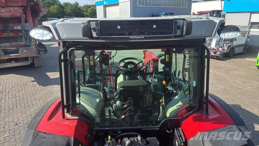 Massey Ferguson 5711 M DYNA 4 Трактора