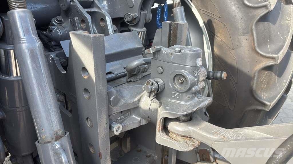 Massey Ferguson 5711 M DYNA 4 Трактора