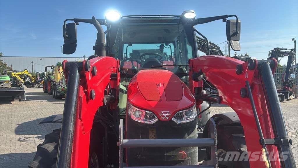 Massey Ferguson 5711 M DYNA 4 Трактора