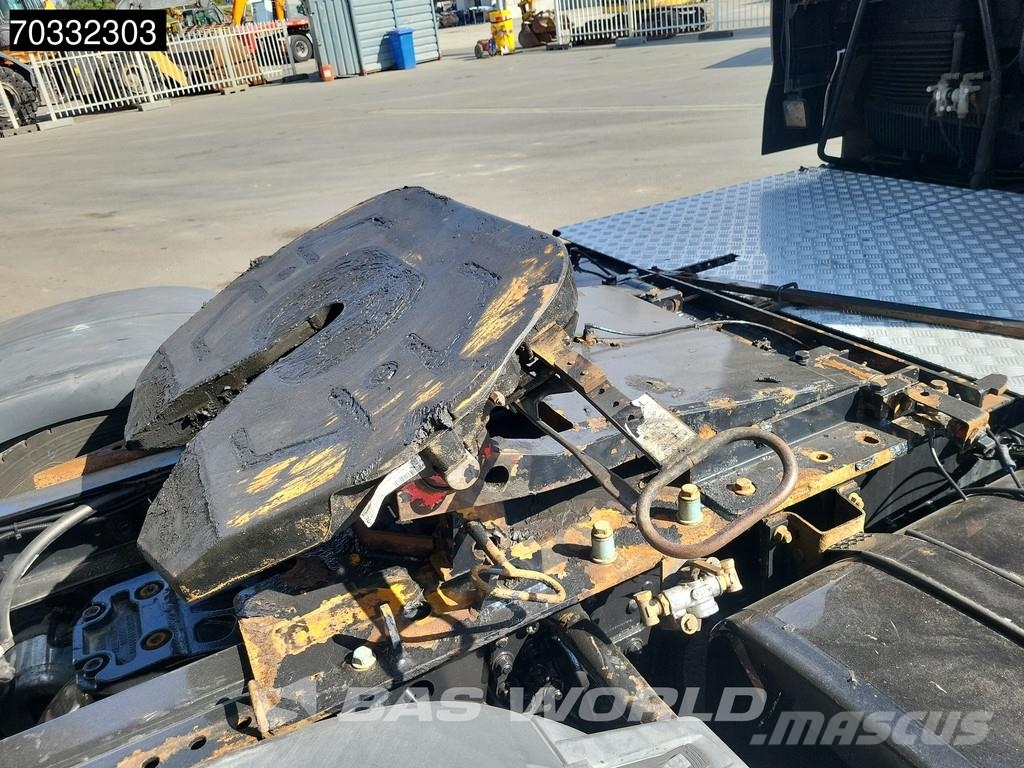 MAN TGX 18.460 TGX 4X2 Mega XXL 2xTanks Hebesattel Nav Ťahače
