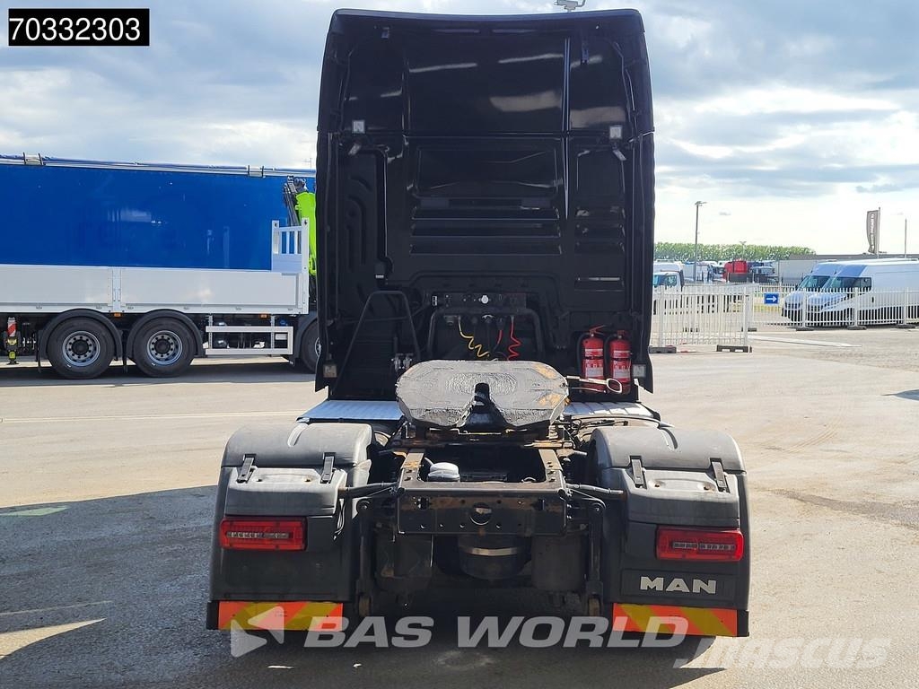 MAN TGX 18.460 TGX 4X2 Mega XXL 2xTanks Hebesattel Nav Ťahače