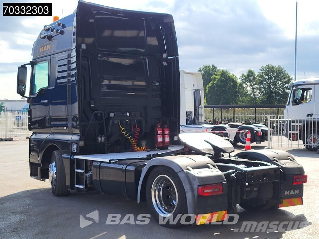 MAN TGX 18.460 TGX 4X2 Mega XXL 2xTanks Hebesattel Nav Ťahače