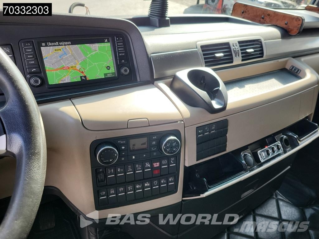 MAN TGX 18.460 TGX 4X2 Mega XXL 2xTanks Hebesattel Nav Ťahače