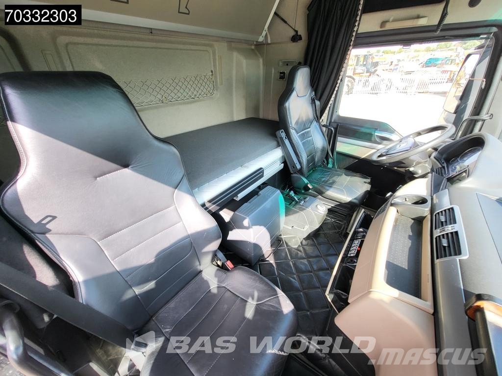 MAN TGX 18.460 TGX 4X2 Mega XXL 2xTanks Hebesattel Nav Ťahače