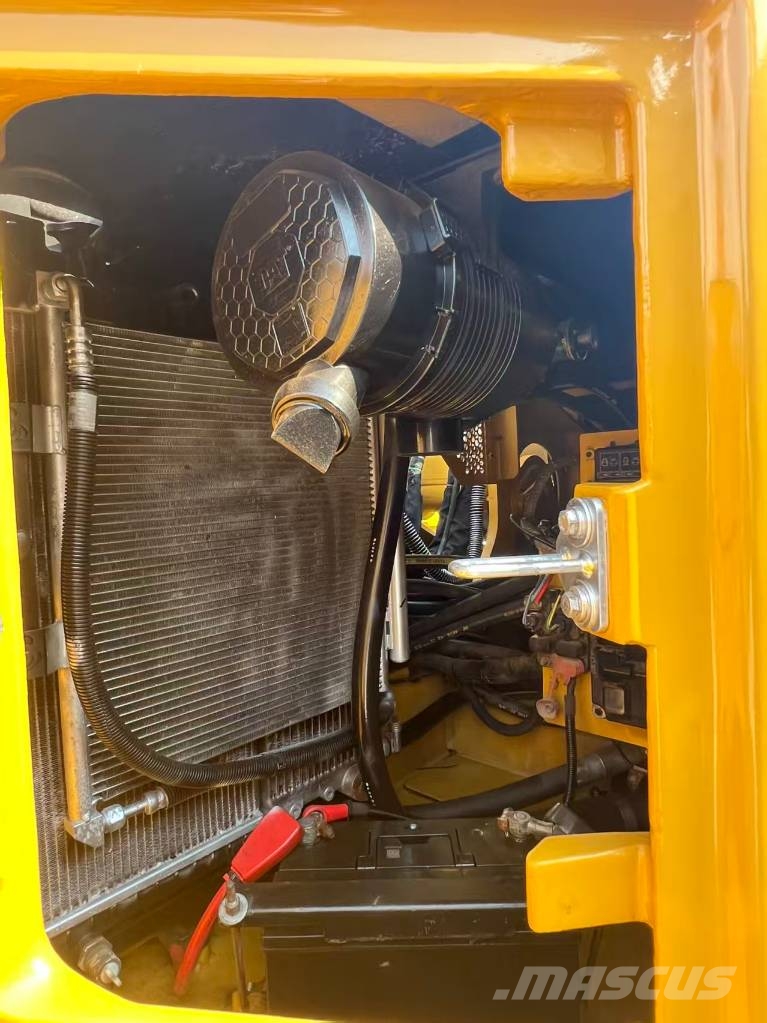 CAT 310 Гусеничні екскаватори