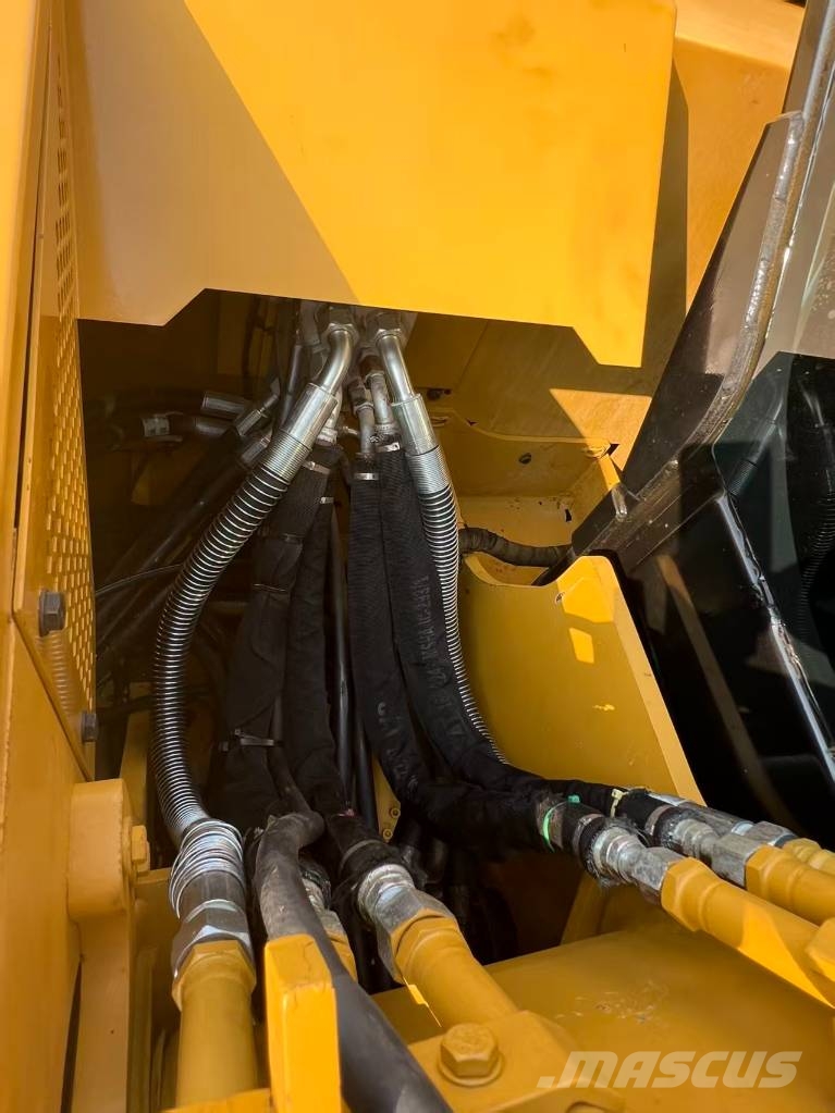 CAT 310 Гусеничні екскаватори