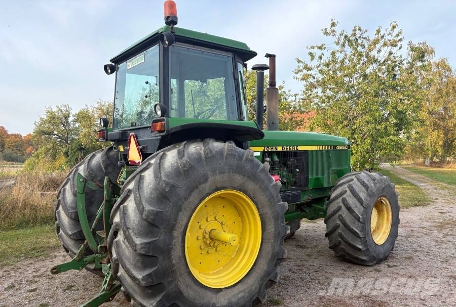 John Deere 4650 Traktori