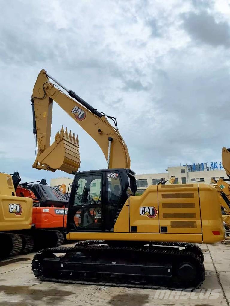 CAT 323 대형 굴삭기 29톤 이상