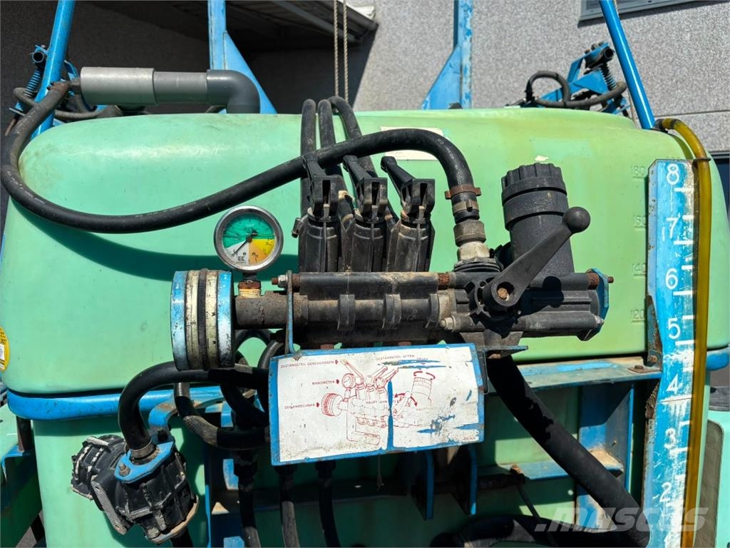 Berthoud GDA 800 牽引式噴霧機