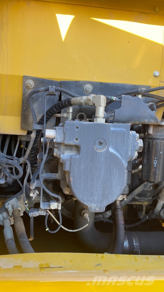 Komatsu PC 240 NLC-10 Kāpurķēžu ekskavatori
