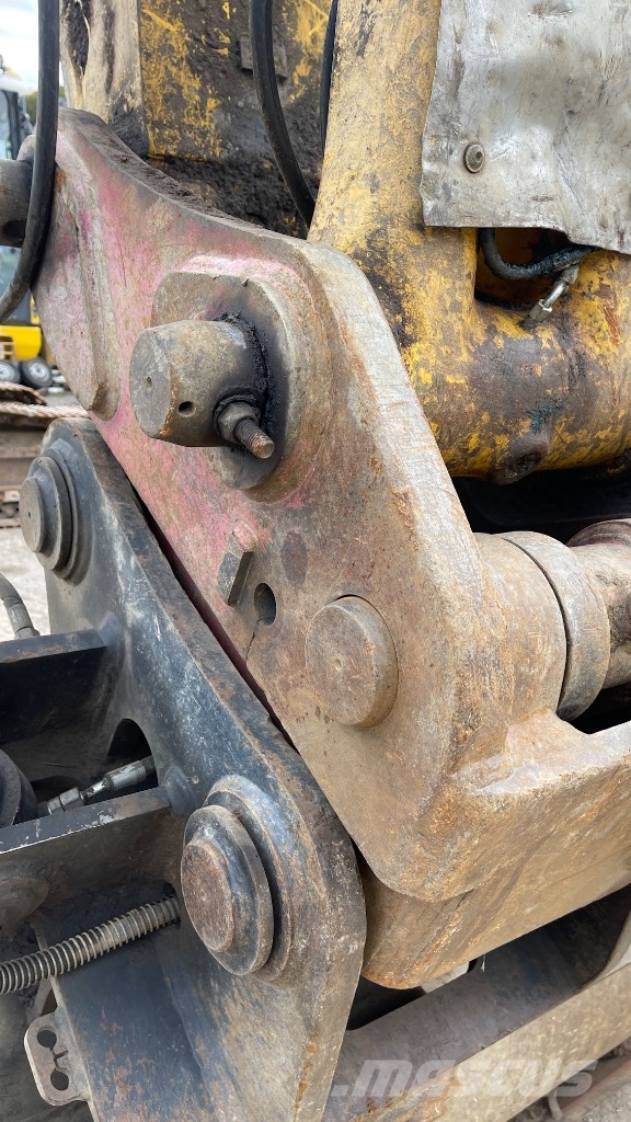 Komatsu PC 240 NLC-10 Kāpurķēžu ekskavatori