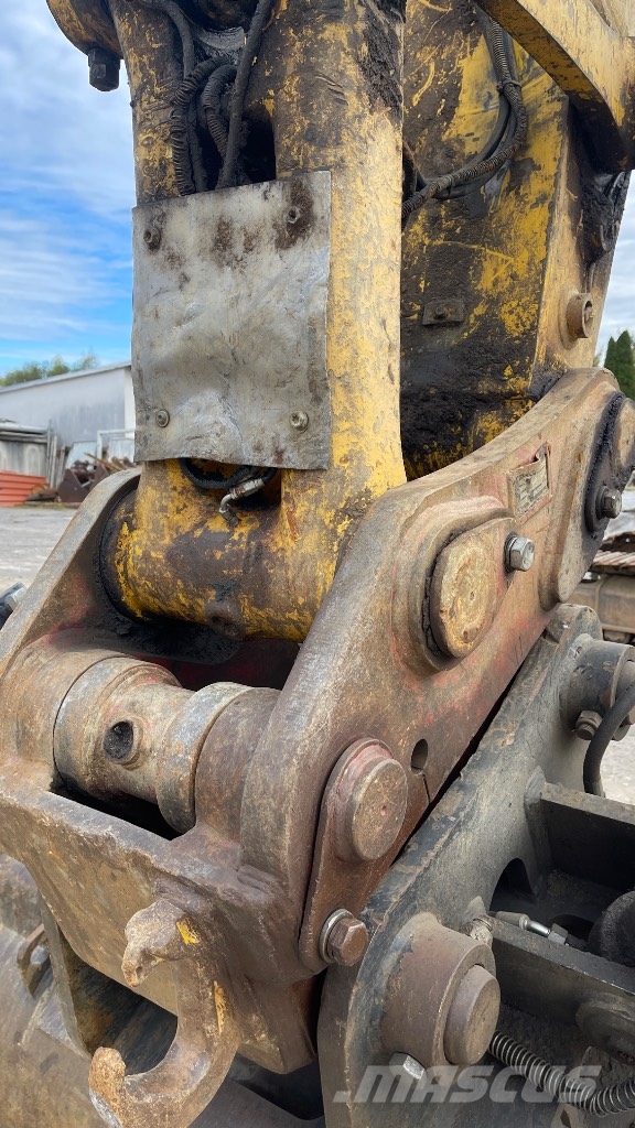 Komatsu PC 240 NLC-10 Kāpurķēžu ekskavatori