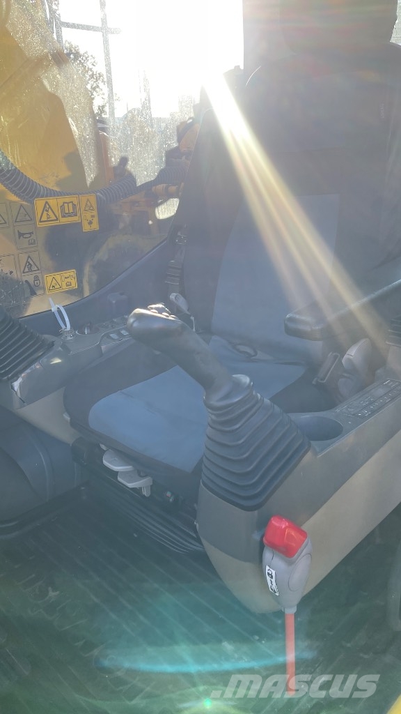 Komatsu PC 240 NLC-10 Kāpurķēžu ekskavatori