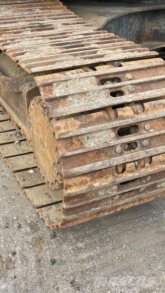 Komatsu PC 240 NLC-10 Kāpurķēžu ekskavatori