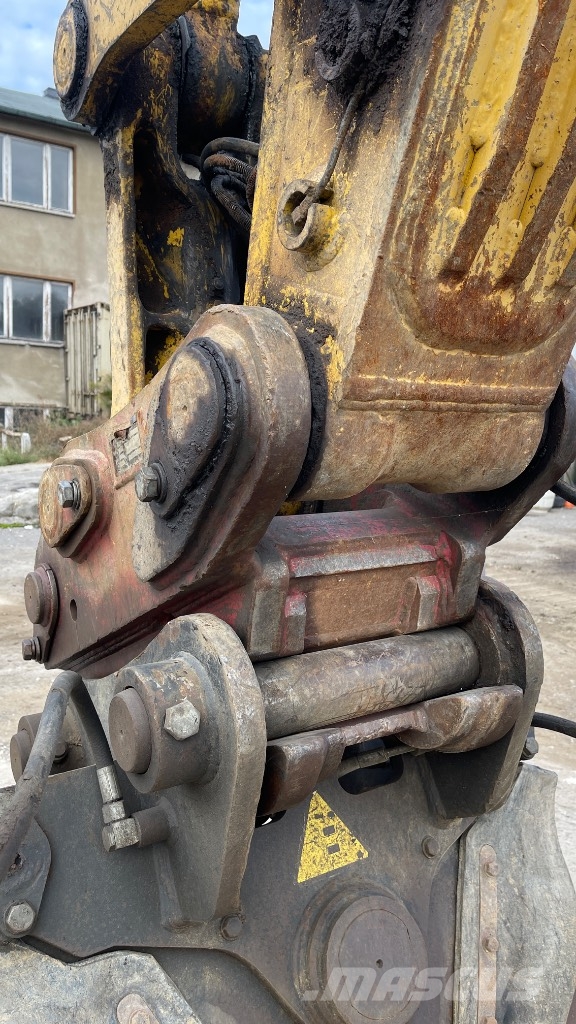Komatsu PC 240 NLC-10 Kāpurķēžu ekskavatori