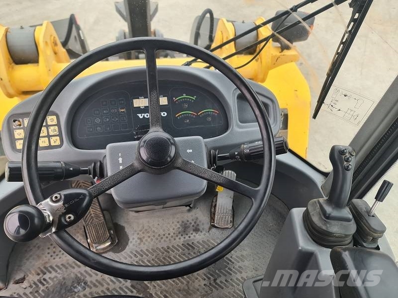 Volvo L 40 B Колесни товарачи