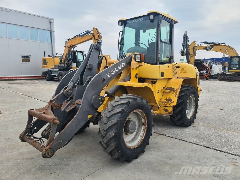 Volvo L 40 B Колесни товарачи