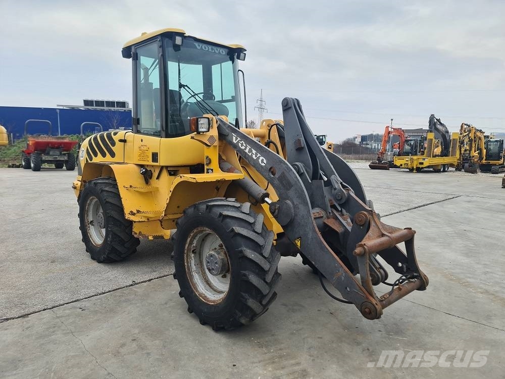 Volvo L 40 B Колесни товарачи
