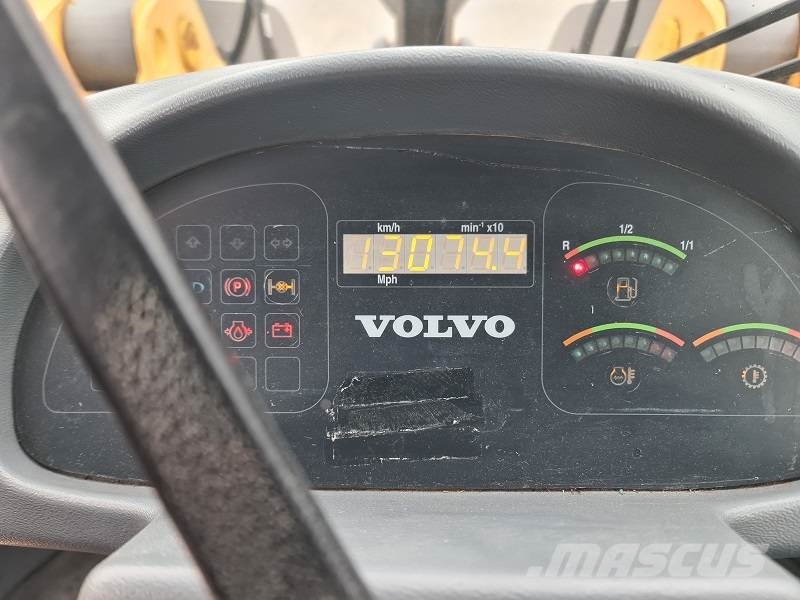 Volvo L 40 B Колесни товарачи