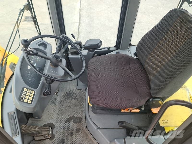 Volvo L 40 B Колесни товарачи