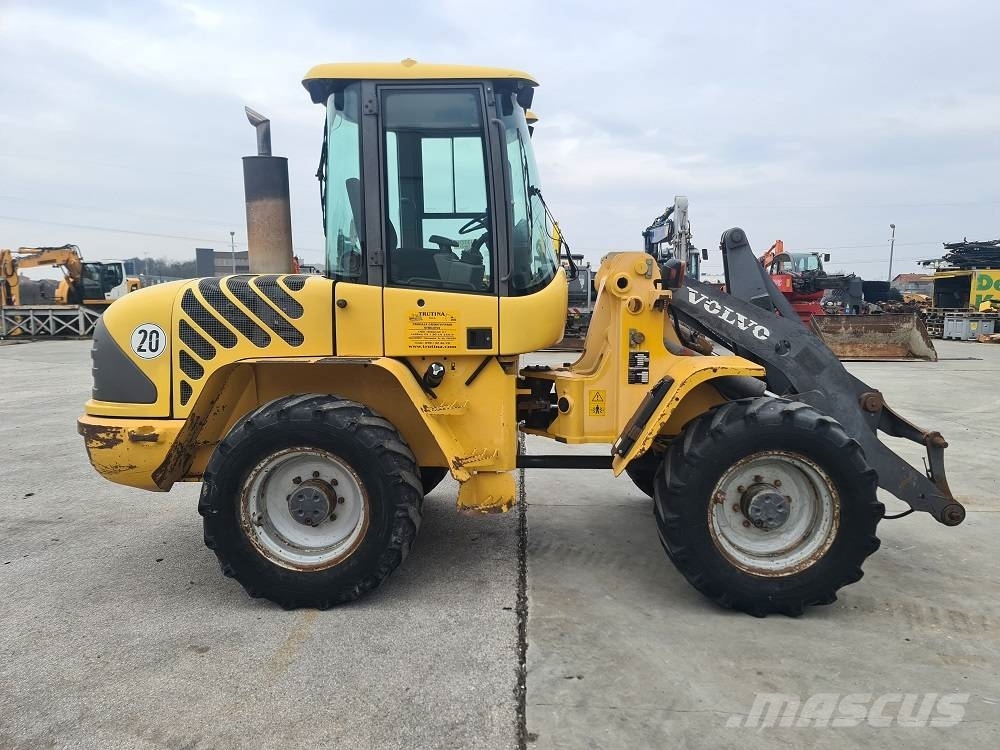Volvo L 40 B Колесни товарачи