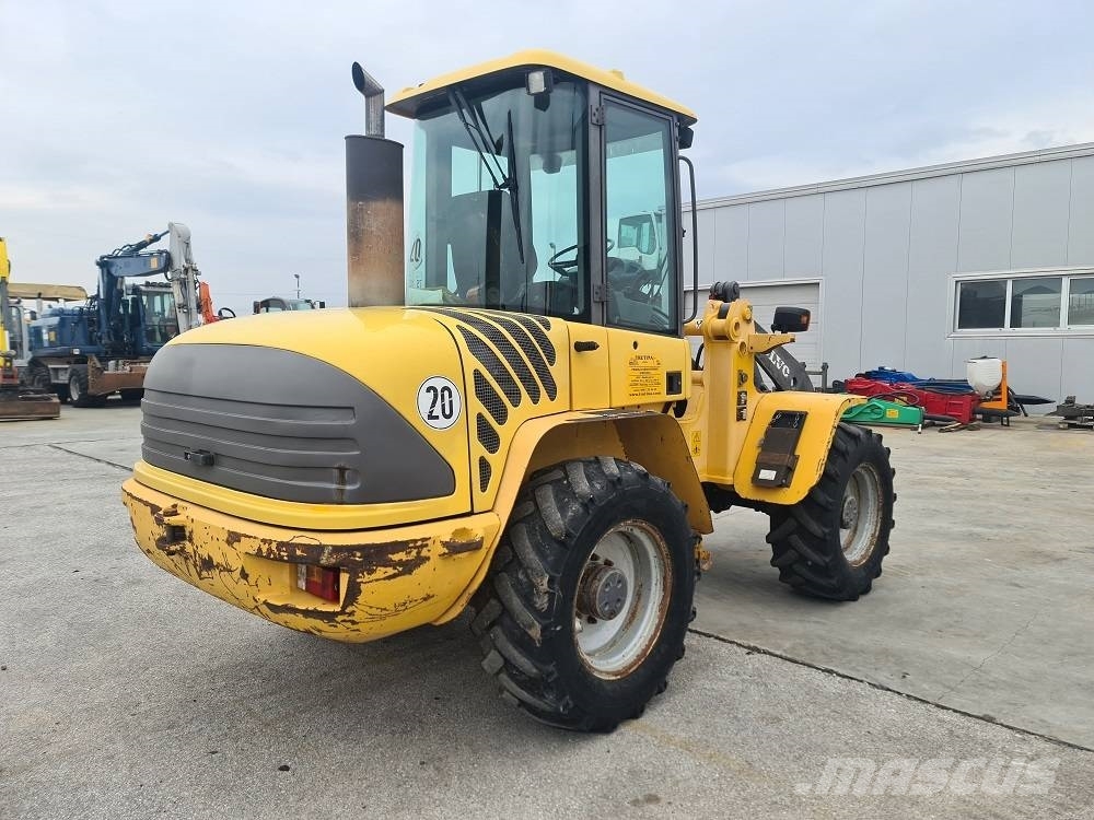 Volvo L 40 B Колесни товарачи