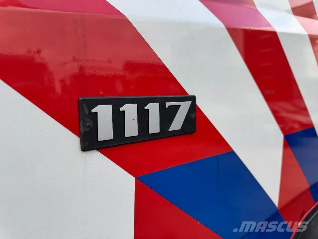 Mercedes-Benz 1117 - FULL EQUIPMENT INCLUDED FIRE TRUCK + LADDER 消防車