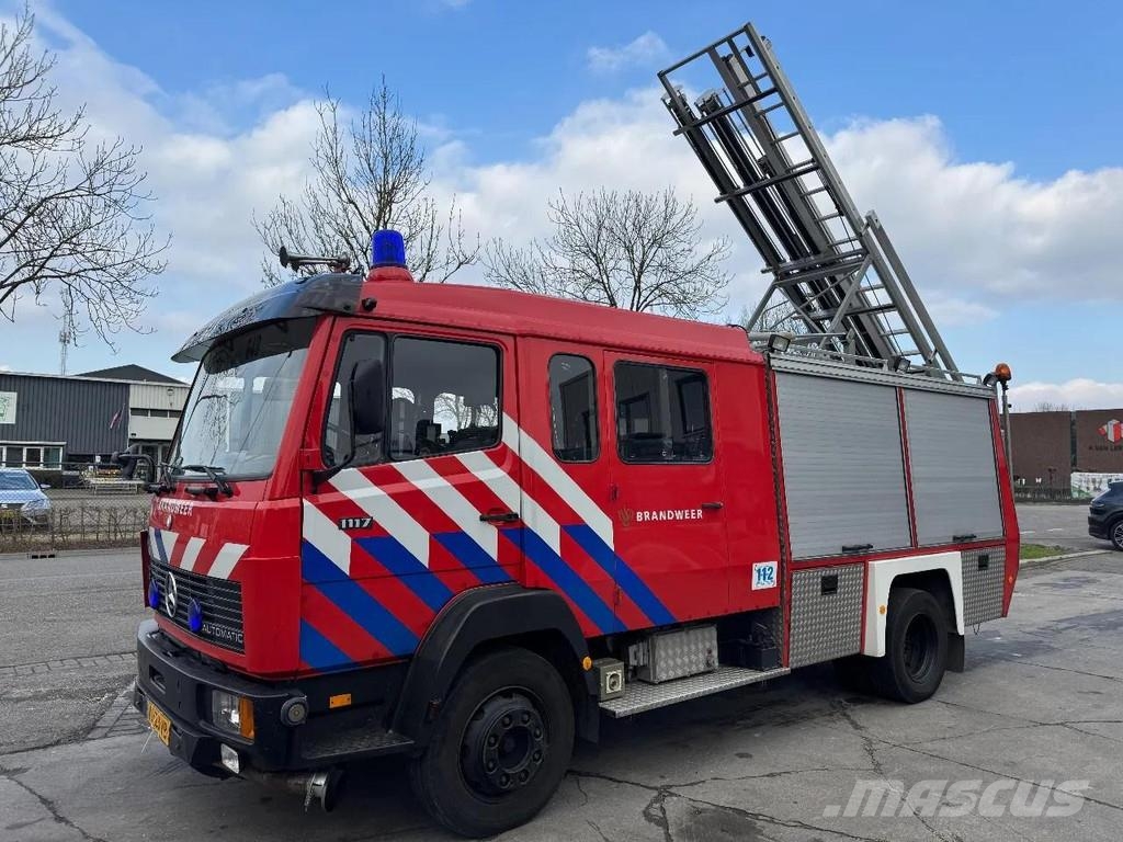 Mercedes-Benz 1117 - FULL EQUIPMENT INCLUDED FIRE TRUCK + LADDER 消防車