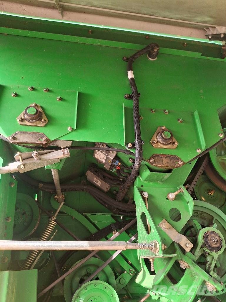 John Deere T670 Combine harvesters