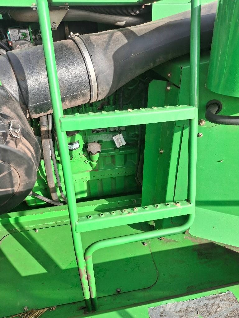 John Deere T670 Combine harvesters