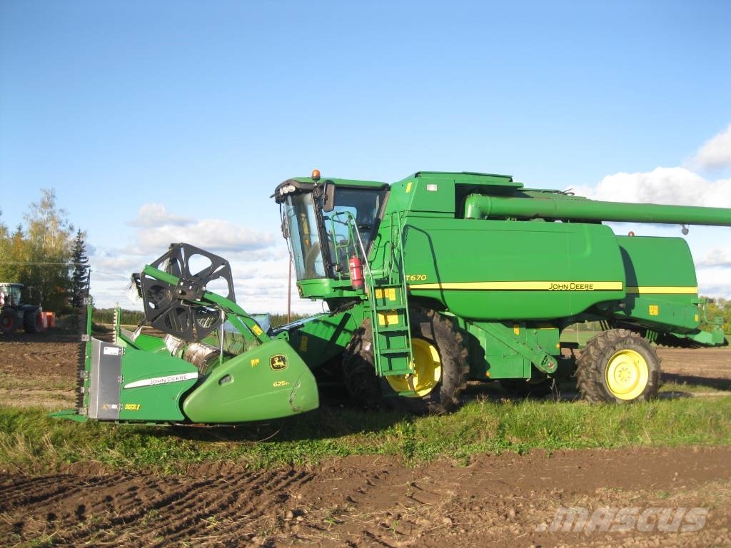 John Deere T670 Combine harvesters