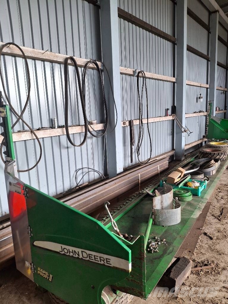 John Deere T670 Combine harvesters