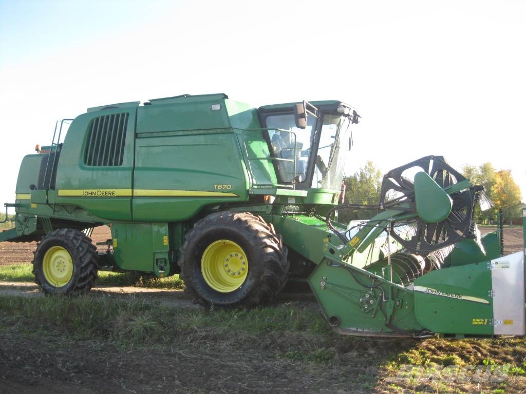 John Deere T670 Combine harvesters