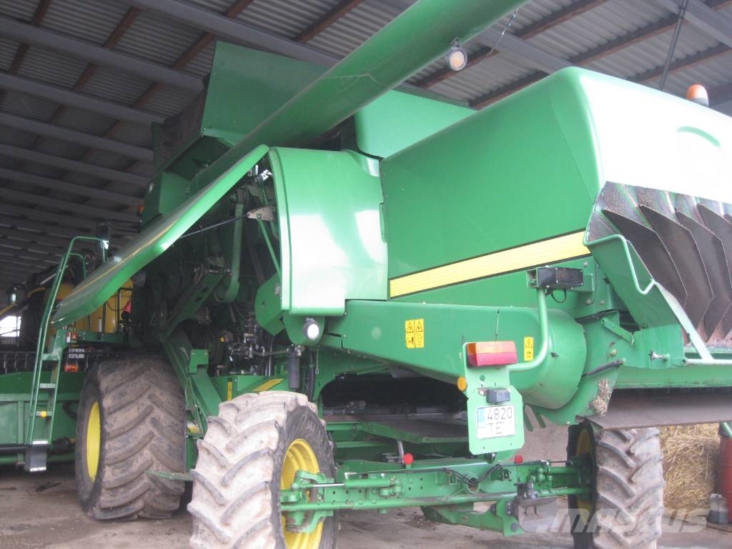 John Deere T670 Combine harvesters