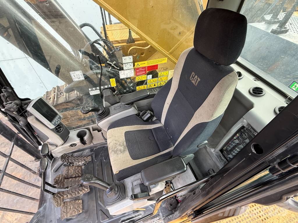 CAT 374FL - Automatic Greasing / Rear + Side Camera Rupsgraafmachines