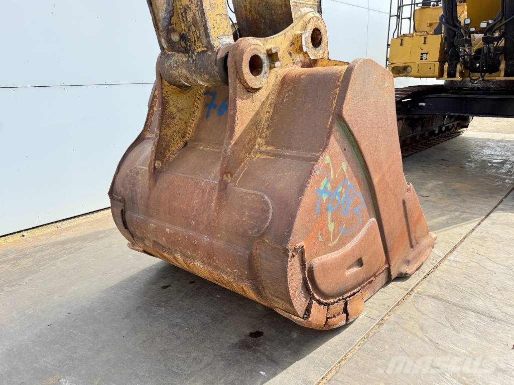 CAT 374FL - Automatic Greasing / Rear + Side Camera Rupsgraafmachines
